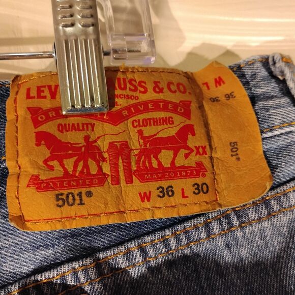 Levi's 501 jeans mens 36x30 blue denim button fly straight leg medium wash - Picture 4 of 10